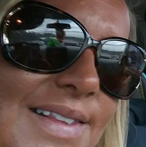 Meet your Posher, Monica